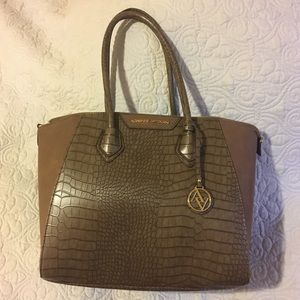 🆕 Adrienne Vittadini Large Handbag